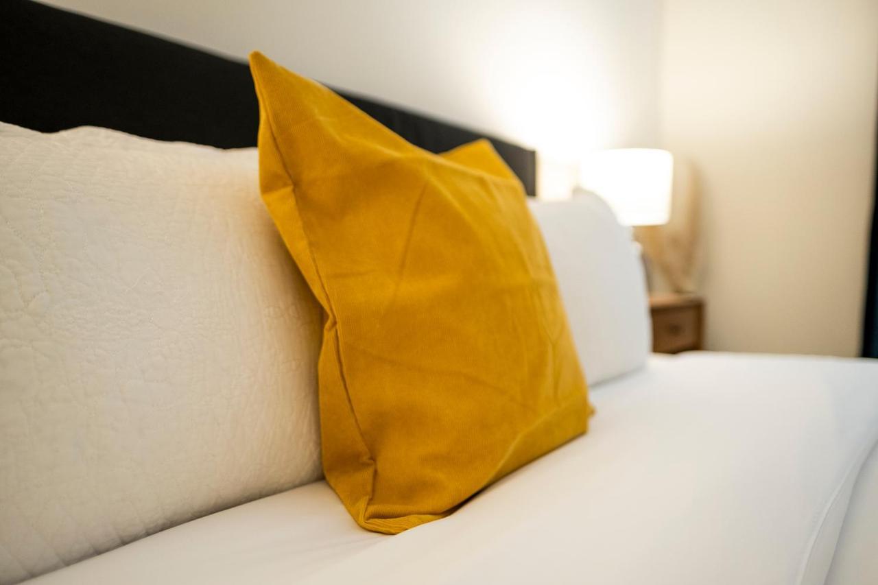 The Francis Boutique Inn Ucluelet Bagian luar foto
