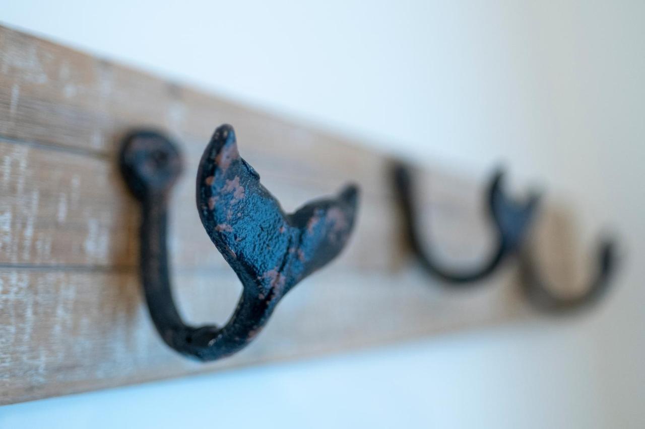 The Francis Boutique Inn Ucluelet Bagian luar foto