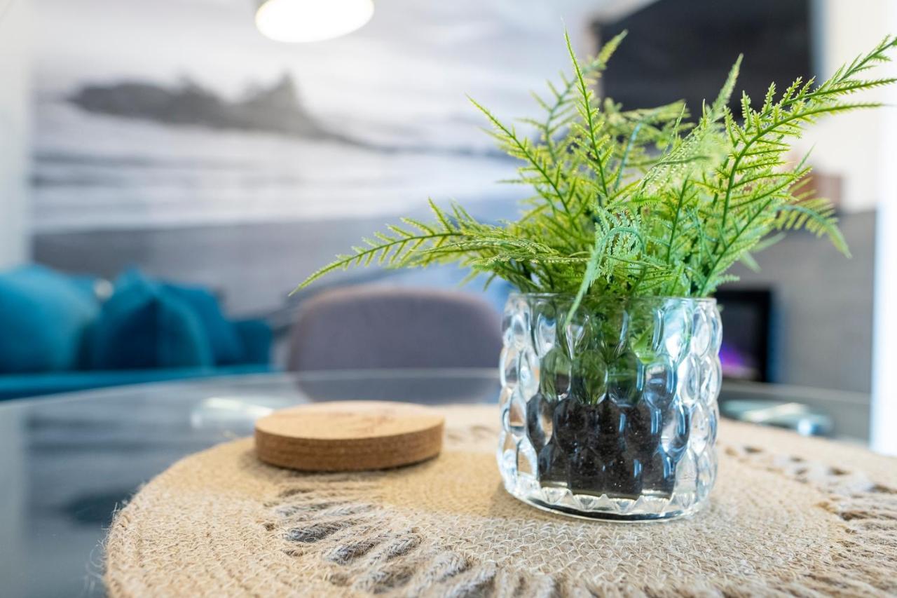 The Francis Boutique Inn Ucluelet Bagian luar foto