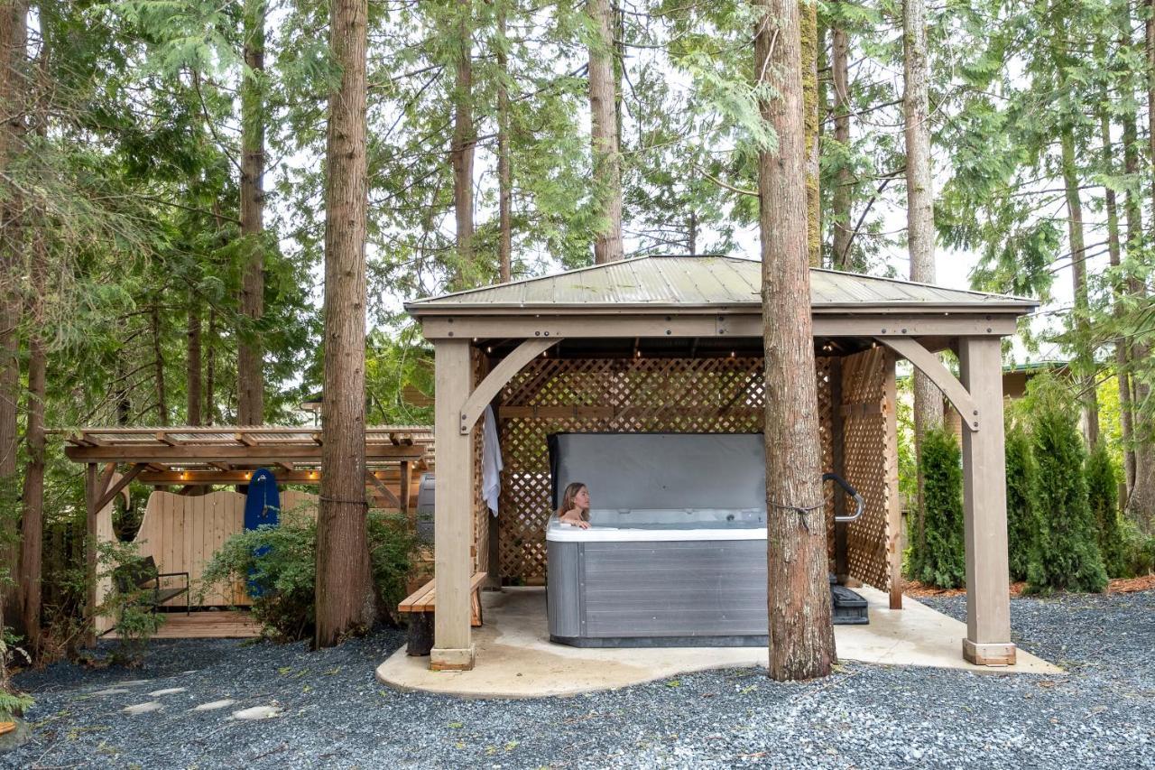 The Francis Boutique Inn Ucluelet Bagian luar foto