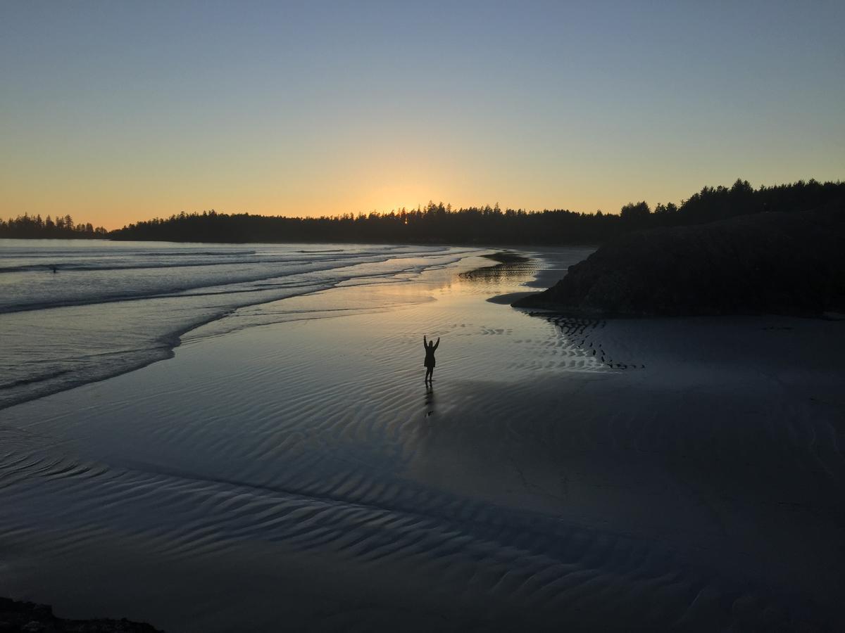 The Francis Boutique Inn Ucluelet Bagian luar foto