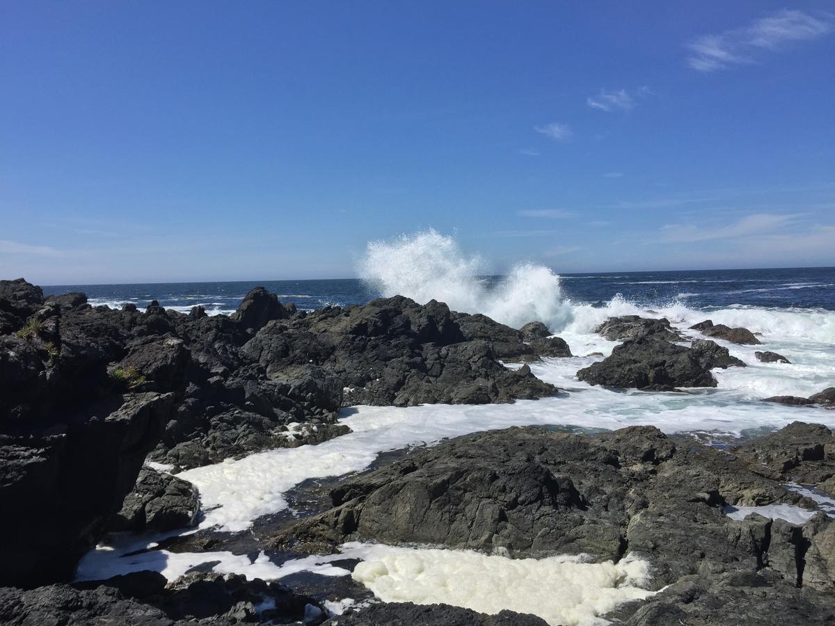 The Francis Boutique Inn Ucluelet Bagian luar foto