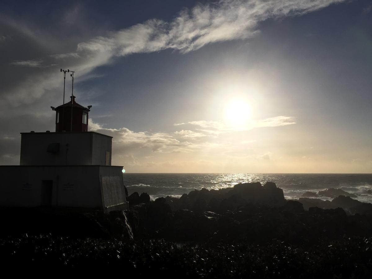 The Francis Boutique Inn Ucluelet Bagian luar foto