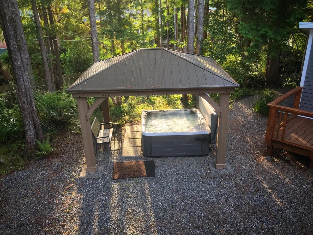 The Francis Boutique Inn Ucluelet Bagian luar foto
